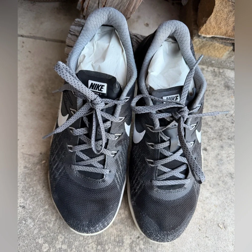 Nike Metcon 3 Training Sneaker Shoes in Black &‎ White Athletic Shoes Sz-9.5. V
